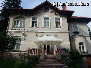 [P02] Intrarea din dos în vilă și restorant » foto by bog68
 - 
<span class="allrVoted glyphicon glyphicon-heart hidden" id="av513812"></span>
<a class="m-l-10 hidden" id="sv513812" onclick="voting_Foto_DelVot(,513812,4594)" role="button">șterge vot <span class="glyphicon glyphicon-remove"></span></a>
<a id="v9513812" class=" c-red"  onclick="voting_Foto_SetVot(513812)" role="button"><span class="glyphicon glyphicon-heart-empty"></span> <b>LIKE</b> = Votează poza</a> <img class="hidden"  id="f513812W9" src="/imagini/loader.gif" border="0" /><span class="AjErrMes hidden" id="e513812ErM"></span>