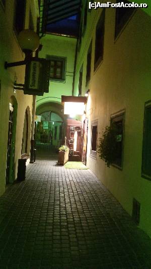 [P17] Aici se afla restaurantul de care va spuneam, pe partea dreapta » foto by noi doi
 - 
<span class="allrVoted glyphicon glyphicon-heart hidden" id="av703875"></span>
<a class="m-l-10 hidden" id="sv703875" onclick="voting_Foto_DelVot(,703875,4596)" role="button">șterge vot <span class="glyphicon glyphicon-remove"></span></a>
<a id="v9703875" class=" c-red"  onclick="voting_Foto_SetVot(703875)" role="button"><span class="glyphicon glyphicon-heart-empty"></span> <b>LIKE</b> = Votează poza</a> <img class="hidden"  id="f703875W9" src="/imagini/loader.gif" border="0" /><span class="AjErrMes hidden" id="e703875ErM"></span>