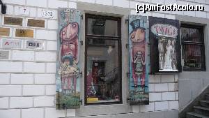 [P01] vitrina in Bratislava » foto by Valentinp3
 - 
<span class="allrVoted glyphicon glyphicon-heart hidden" id="av555894"></span>
<a class="m-l-10 hidden" id="sv555894" onclick="voting_Foto_DelVot(,555894,4596)" role="button">șterge vot <span class="glyphicon glyphicon-remove"></span></a>
<a id="v9555894" class=" c-red"  onclick="voting_Foto_SetVot(555894)" role="button"><span class="glyphicon glyphicon-heart-empty"></span> <b>LIKE</b> = Votează poza</a> <img class="hidden"  id="f555894W9" src="/imagini/loader.gif" border="0" /><span class="AjErrMes hidden" id="e555894ErM"></span>