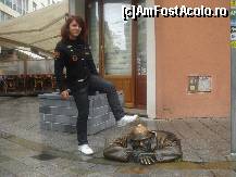 [P14] Tinerimea din ziua de azi ce are la picioare lumea...inclusiv cea din canale...:)), la Bratislava, in piata centrala » foto by ileanaxperta*
 - 
<span class="allrVoted glyphicon glyphicon-heart hidden" id="av267454"></span>
<a class="m-l-10 hidden" id="sv267454" onclick="voting_Foto_DelVot(,267454,4596)" role="button">șterge vot <span class="glyphicon glyphicon-remove"></span></a>
<a id="v9267454" class=" c-red"  onclick="voting_Foto_SetVot(267454)" role="button"><span class="glyphicon glyphicon-heart-empty"></span> <b>LIKE</b> = Votează poza</a> <img class="hidden"  id="f267454W9" src="/imagini/loader.gif" border="0" /><span class="AjErrMes hidden" id="e267454ErM"></span>