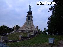 [P31] Monument inaltat pe locul in care sa desfasurat una din cele mai mari batalii ale lui Napoleon impotriva armatei austro-ruse condusa de tarul Alexandru I. » foto by iman
 - 
<span class="allrVoted glyphicon glyphicon-heart hidden" id="av149620"></span>
<a class="m-l-10 hidden" id="sv149620" onclick="voting_Foto_DelVot(,149620,4596)" role="button">șterge vot <span class="glyphicon glyphicon-remove"></span></a>
<a id="v9149620" class=" c-red"  onclick="voting_Foto_SetVot(149620)" role="button"><span class="glyphicon glyphicon-heart-empty"></span> <b>LIKE</b> = Votează poza</a> <img class="hidden"  id="f149620W9" src="/imagini/loader.gif" border="0" /><span class="AjErrMes hidden" id="e149620ErM"></span>