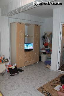 [P07] TV LCD, dulap, cuier cu masuta, taburet si oglinda, masuta pe rotile » foto by stefoctav
 - 
<span class="allrVoted glyphicon glyphicon-heart hidden" id="av437508"></span>
<a class="m-l-10 hidden" id="sv437508" onclick="voting_Foto_DelVot(,437508,4615)" role="button">șterge vot <span class="glyphicon glyphicon-remove"></span></a>
<a id="v9437508" class=" c-red"  onclick="voting_Foto_SetVot(437508)" role="button"><span class="glyphicon glyphicon-heart-empty"></span> <b>LIKE</b> = Votează poza</a> <img class="hidden"  id="f437508W9" src="/imagini/loader.gif" border="0" /><span class="AjErrMes hidden" id="e437508ErM"></span>