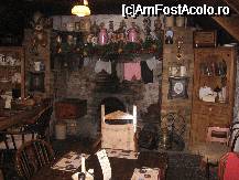 [P04] Camera este plina de tot felul de obiecte vechi, inclusiv haine puse la uscat deasupra semineului. » foto by vini
 - 
<span class="allrVoted glyphicon glyphicon-heart hidden" id="av42875"></span>
<a class="m-l-10 hidden" id="sv42875" onclick="voting_Foto_DelVot(,42875,4620)" role="button">șterge vot <span class="glyphicon glyphicon-remove"></span></a>
<a id="v942875" class=" c-red"  onclick="voting_Foto_SetVot(42875)" role="button"><span class="glyphicon glyphicon-heart-empty"></span> <b>LIKE</b> = Votează poza</a> <img class="hidden"  id="f42875W9" src="/imagini/loader.gif" border="0" /><span class="AjErrMes hidden" id="e42875ErM"></span>