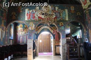 [P16] Rezervația Gura Dobrogei, jud. Constanța, Mănăstirea Sf. Dionisie și Sf. Efrem, Biserica, Pronaosul văzut din Naos » foto by mprofeanu
 - 
<span class="allrVoted glyphicon glyphicon-heart hidden" id="av1230070"></span>
<a class="m-l-10 hidden" id="sv1230070" onclick="voting_Foto_DelVot(,1230070,4623)" role="button">șterge vot <span class="glyphicon glyphicon-remove"></span></a>
<a id="v91230070" class=" c-red"  onclick="voting_Foto_SetVot(1230070)" role="button"><span class="glyphicon glyphicon-heart-empty"></span> <b>LIKE</b> = Votează poza</a> <img class="hidden"  id="f1230070W9" src="/imagini/loader.gif" border="0" /><span class="AjErrMes hidden" id="e1230070ErM"></span>