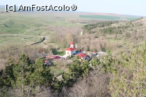 [P38] Rezervația Gura Dobrogei, jud. Constanța, Mănăstirea Sf. Dionisie și Sf. Efrem văzută la coborâre de la Peșteră, suntem încă sus.... » foto by mprofeanu
 - 
<span class="allrVoted glyphicon glyphicon-heart hidden" id="av1230120"></span>
<a class="m-l-10 hidden" id="sv1230120" onclick="voting_Foto_DelVot(,1230120,4623)" role="button">șterge vot <span class="glyphicon glyphicon-remove"></span></a>
<a id="v91230120" class=" c-red"  onclick="voting_Foto_SetVot(1230120)" role="button"><span class="glyphicon glyphicon-heart-empty"></span> <b>LIKE</b> = Votează poza</a> <img class="hidden"  id="f1230120W9" src="/imagini/loader.gif" border="0" /><span class="AjErrMes hidden" id="e1230120ErM"></span>