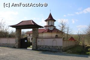 [P06] Rezervația Gura Dobrogei, jud. Constanța, Mănăstirea Sf. Dionisie și Sf. Efrem, Poarta și Zidul ce o înconjoară » foto by mprofeanu
 - 
<span class="allrVoted glyphicon glyphicon-heart hidden" id="av1230060"></span>
<a class="m-l-10 hidden" id="sv1230060" onclick="voting_Foto_DelVot(,1230060,4623)" role="button">șterge vot <span class="glyphicon glyphicon-remove"></span></a>
<a id="v91230060" class=" c-red"  onclick="voting_Foto_SetVot(1230060)" role="button"><span class="glyphicon glyphicon-heart-empty"></span> <b>LIKE</b> = Votează poza</a> <img class="hidden"  id="f1230060W9" src="/imagini/loader.gif" border="0" /><span class="AjErrMes hidden" id="e1230060ErM"></span>