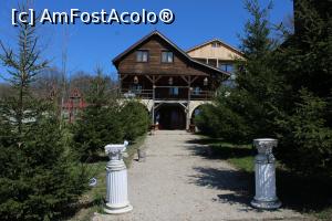 [P42] Rezervația Naturală Canaraua Fetii, jud. Constanța, Mănăstirea Sf. Gherman, Troița, Corpul de Chilii » foto by mprofeanu
 - 
<span class="allrVoted glyphicon glyphicon-heart hidden" id="av1230730"></span>
<a class="m-l-10 hidden" id="sv1230730" onclick="voting_Foto_DelVot(,1230730,4623)" role="button">șterge vot <span class="glyphicon glyphicon-remove"></span></a>
<a id="v91230730" class=" c-red"  onclick="voting_Foto_SetVot(1230730)" role="button"><span class="glyphicon glyphicon-heart-empty"></span> <b>LIKE</b> = Votează poza</a> <img class="hidden"  id="f1230730W9" src="/imagini/loader.gif" border="0" /><span class="AjErrMes hidden" id="e1230730ErM"></span>