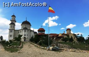 [P07] Mânăstirea Casian așa cum o vedem din drum » foto by AZE
 - 
<span class="allrVoted glyphicon glyphicon-heart hidden" id="av1241726"></span>
<a class="m-l-10 hidden" id="sv1241726" onclick="voting_Foto_DelVot(,1241726,4623)" role="button">șterge vot <span class="glyphicon glyphicon-remove"></span></a>
<a id="v91241726" class=" c-red"  onclick="voting_Foto_SetVot(1241726)" role="button"><span class="glyphicon glyphicon-heart-empty"></span> <b>LIKE</b> = Votează poza</a> <img class="hidden"  id="f1241726W9" src="/imagini/loader.gif" border="0" /><span class="AjErrMes hidden" id="e1241726ErM"></span>