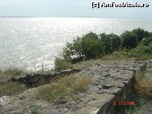 [P09] Cetatea Orgame/ArgamumŞ în spate, Lacul Razelm » foto by crismis
 - 
<span class="allrVoted glyphicon glyphicon-heart hidden" id="av603957"></span>
<a class="m-l-10 hidden" id="sv603957" onclick="voting_Foto_DelVot(,603957,4623)" role="button">șterge vot <span class="glyphicon glyphicon-remove"></span></a>
<a id="v9603957" class=" c-red"  onclick="voting_Foto_SetVot(603957)" role="button"><span class="glyphicon glyphicon-heart-empty"></span> <b>LIKE</b> = Votează poza</a> <img class="hidden"  id="f603957W9" src="/imagini/loader.gif" border="0" /><span class="AjErrMes hidden" id="e603957ErM"></span>