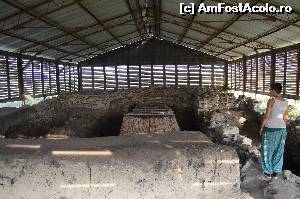 [P22] Basilica Episcopală; în mijloc, cripta martirică » foto by crismis
 - 
<span class="allrVoted glyphicon glyphicon-heart hidden" id="av604242"></span>
<a class="m-l-10 hidden" id="sv604242" onclick="voting_Foto_DelVot(,604242,4623)" role="button">șterge vot <span class="glyphicon glyphicon-remove"></span></a>
<a id="v9604242" class=" c-red"  onclick="voting_Foto_SetVot(604242)" role="button"><span class="glyphicon glyphicon-heart-empty"></span> <b>LIKE</b> = Votează poza</a> <img class="hidden"  id="f604242W9" src="/imagini/loader.gif" border="0" /><span class="AjErrMes hidden" id="e604242ErM"></span>