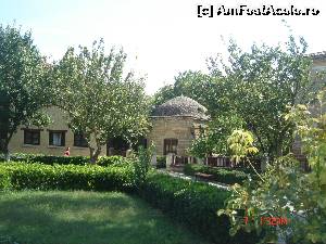 [P03] Mormântul lui Ali Gazî Paşa, în curtea moscheii » foto by crismis
 - 
<span class="allrVoted glyphicon glyphicon-heart hidden" id="av604223"></span>
<a class="m-l-10 hidden" id="sv604223" onclick="voting_Foto_DelVot(,604223,4623)" role="button">șterge vot <span class="glyphicon glyphicon-remove"></span></a>
<a id="v9604223" class=" c-red"  onclick="voting_Foto_SetVot(604223)" role="button"><span class="glyphicon glyphicon-heart-empty"></span> <b>LIKE</b> = Votează poza</a> <img class="hidden"  id="f604223W9" src="/imagini/loader.gif" border="0" /><span class="AjErrMes hidden" id="e604223ErM"></span>