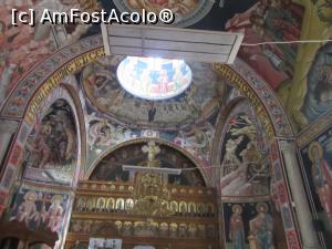 [P27] Interior biserica mare » foto by Michi
 - 
<span class="allrVoted glyphicon glyphicon-heart hidden" id="av751567"></span>
<a class="m-l-10 hidden" id="sv751567" onclick="voting_Foto_DelVot(,751567,4623)" role="button">șterge vot <span class="glyphicon glyphicon-remove"></span></a>
<a id="v9751567" class=" c-red"  onclick="voting_Foto_SetVot(751567)" role="button"><span class="glyphicon glyphicon-heart-empty"></span> <b>LIKE</b> = Votează poza</a> <img class="hidden"  id="f751567W9" src="/imagini/loader.gif" border="0" /><span class="AjErrMes hidden" id="e751567ErM"></span>