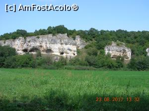 [P01] După ce treci de carieră și intri mai adânc în pădure, pe stâng apare un larg luminiș cu teren cultivat. Se cheamă că ai intrat deja în partea interesantă a canaralei.  » foto by Qvadratvus
 - 
<span class="allrVoted glyphicon glyphicon-heart hidden" id="av898662"></span>
<a class="m-l-10 hidden" id="sv898662" onclick="voting_Foto_DelVot(,898662,4623)" role="button">șterge vot <span class="glyphicon glyphicon-remove"></span></a>
<a id="v9898662" class=" c-red"  onclick="voting_Foto_SetVot(898662)" role="button"><span class="glyphicon glyphicon-heart-empty"></span> <b>LIKE</b> = Votează poza</a> <img class="hidden"  id="f898662W9" src="/imagini/loader.gif" border="0" /><span class="AjErrMes hidden" id="e898662ErM"></span>