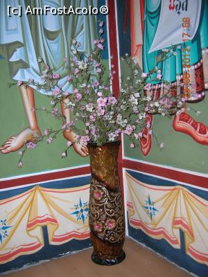 [P13] Vaza cu flori este o picătură de Orient (amestecat discret și în decorațiuni).  » foto by Qvadratvus
 - 
<span class="allrVoted glyphicon glyphicon-heart hidden" id="av900862"></span>
<a class="m-l-10 hidden" id="sv900862" onclick="voting_Foto_DelVot(,900862,4623)" role="button">șterge vot <span class="glyphicon glyphicon-remove"></span></a>
<a id="v9900862" class=" c-red"  onclick="voting_Foto_SetVot(900862)" role="button"><span class="glyphicon glyphicon-heart-empty"></span> <b>LIKE</b> = Votează poza</a> <img class="hidden"  id="f900862W9" src="/imagini/loader.gif" border="0" /><span class="AjErrMes hidden" id="e900862ErM"></span>