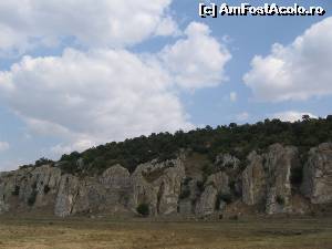 [P24] Stânci și vegetație pitică în Cheile Dobrogei.  » foto by tata123 🔱
 - 
<span class="allrVoted glyphicon glyphicon-heart hidden" id="av601932"></span>
<a class="m-l-10 hidden" id="sv601932" onclick="voting_Foto_DelVot(,601932,4623)" role="button">șterge vot <span class="glyphicon glyphicon-remove"></span></a>
<a id="v9601932" class=" c-red"  onclick="voting_Foto_SetVot(601932)" role="button"><span class="glyphicon glyphicon-heart-empty"></span> <b>LIKE</b> = Votează poza</a> <img class="hidden"  id="f601932W9" src="/imagini/loader.gif" border="0" /><span class="AjErrMes hidden" id="e601932ErM"></span>