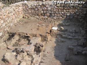 [P31] Săpături arheologice - Cetatea Capidava.  » foto by tata123 🔱
 - 
<span class="allrVoted glyphicon glyphicon-heart hidden" id="av601943"></span>
<a class="m-l-10 hidden" id="sv601943" onclick="voting_Foto_DelVot(,601943,4623)" role="button">șterge vot <span class="glyphicon glyphicon-remove"></span></a>
<a id="v9601943" class=" c-red"  onclick="voting_Foto_SetVot(601943)" role="button"><span class="glyphicon glyphicon-heart-empty"></span> <b>LIKE</b> = Votează poza</a> <img class="hidden"  id="f601943W9" src="/imagini/loader.gif" border="0" /><span class="AjErrMes hidden" id="e601943ErM"></span>