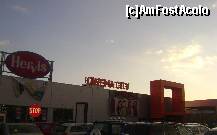 [P01] Targu Mures - intrarea la Cinema City, cinema 3D » foto by biancuta
 - 
<span class="allrVoted glyphicon glyphicon-heart hidden" id="av284192"></span>
<a class="m-l-10 hidden" id="sv284192" onclick="voting_Foto_DelVot(,284192,4629)" role="button">șterge vot <span class="glyphicon glyphicon-remove"></span></a>
<a id="v9284192" class=" c-red"  onclick="voting_Foto_SetVot(284192)" role="button"><span class="glyphicon glyphicon-heart-empty"></span> <b>LIKE</b> = Votează poza</a> <img class="hidden"  id="f284192W9" src="/imagini/loader.gif" border="0" /><span class="AjErrMes hidden" id="e284192ErM"></span>