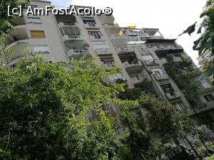 [P01] Blocul interbelic de pe Intrarea V. Eftimiu nr. 9, unde se află Gișmigiu Garden Studio » foto by crismis
 - 
<span class="allrVoted glyphicon glyphicon-heart hidden" id="av941074"></span>
<a class="m-l-10 hidden" id="sv941074" onclick="voting_Foto_DelVot(,941074,4635)" role="button">șterge vot <span class="glyphicon glyphicon-remove"></span></a>
<a id="v9941074" class=" c-red"  onclick="voting_Foto_SetVot(941074)" role="button"><span class="glyphicon glyphicon-heart-empty"></span> <b>LIKE</b> = Votează poza</a> <img class="hidden"  id="f941074W9" src="/imagini/loader.gif" border="0" /><span class="AjErrMes hidden" id="e941074ErM"></span>