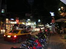 [P04] seara pe strazi in Chaweng beach » foto by Pami*
 - 
<span class="allrVoted glyphicon glyphicon-heart hidden" id="av42463"></span>
<a class="m-l-10 hidden" id="sv42463" onclick="voting_Foto_DelVot(,42463,4636)" role="button">șterge vot <span class="glyphicon glyphicon-remove"></span></a>
<a id="v942463" class=" c-red"  onclick="voting_Foto_SetVot(42463)" role="button"><span class="glyphicon glyphicon-heart-empty"></span> <b>LIKE</b> = Votează poza</a> <img class="hidden"  id="f42463W9" src="/imagini/loader.gif" border="0" /><span class="AjErrMes hidden" id="e42463ErM"></span>