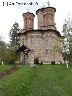 [P25] Mănăstirea Snagov - Biserica. » foto by iulianic
 - 
<span class="allrVoted glyphicon glyphicon-heart hidden" id="av1215248"></span>
<a class="m-l-10 hidden" id="sv1215248" onclick="voting_Foto_DelVot(,1215248,4638)" role="button">șterge vot <span class="glyphicon glyphicon-remove"></span></a>
<a id="v91215248" class=" c-red"  onclick="voting_Foto_SetVot(1215248)" role="button"><span class="glyphicon glyphicon-heart-empty"></span> <b>LIKE</b> = Votează poza</a> <img class="hidden"  id="f1215248W9" src="/imagini/loader.gif" border="0" /><span class="AjErrMes hidden" id="e1215248ErM"></span>