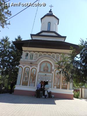 [P03] Biserica "Vintila Voda" - Fatada vestica si intrarea principala. » foto by iulianic
 - 
<span class="allrVoted glyphicon glyphicon-heart hidden" id="av1302514"></span>
<a class="m-l-10 hidden" id="sv1302514" onclick="voting_Foto_DelVot(,1302514,4638)" role="button">șterge vot <span class="glyphicon glyphicon-remove"></span></a>
<a id="v91302514" class=" c-red"  onclick="voting_Foto_SetVot(1302514)" role="button"><span class="glyphicon glyphicon-heart-empty"></span> <b>LIKE</b> = Votează poza</a> <img class="hidden"  id="f1302514W9" src="/imagini/loader.gif" border="0" /><span class="AjErrMes hidden" id="e1302514ErM"></span>
