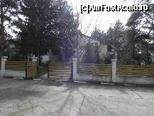 [P28] Încă o casă folosită în seriale TV.  » foto by abancor
 - 
<span class="allrVoted glyphicon glyphicon-heart hidden" id="av423591"></span>
<a class="m-l-10 hidden" id="sv423591" onclick="voting_Foto_DelVot(,423591,4638)" role="button">șterge vot <span class="glyphicon glyphicon-remove"></span></a>
<a id="v9423591" class=" c-red"  onclick="voting_Foto_SetVot(423591)" role="button"><span class="glyphicon glyphicon-heart-empty"></span> <b>LIKE</b> = Votează poza</a> <img class="hidden"  id="f423591W9" src="/imagini/loader.gif" border="0" /><span class="AjErrMes hidden" id="e423591ErM"></span>