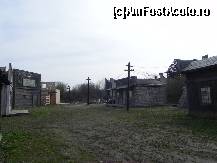 [P43] Străzile sînt pustii, populaţia s-a adăpostit în aşteptarea unui duel de stradă.  » foto by abancor
 - 
<span class="allrVoted glyphicon glyphicon-heart hidden" id="av423606"></span>
<a class="m-l-10 hidden" id="sv423606" onclick="voting_Foto_DelVot(,423606,4638)" role="button">șterge vot <span class="glyphicon glyphicon-remove"></span></a>
<a id="v9423606" class=" c-red"  onclick="voting_Foto_SetVot(423606)" role="button"><span class="glyphicon glyphicon-heart-empty"></span> <b>LIKE</b> = Votează poza</a> <img class="hidden"  id="f423606W9" src="/imagini/loader.gif" border="0" /><span class="AjErrMes hidden" id="e423606ErM"></span>
