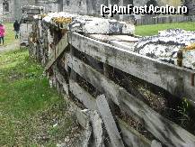[P48] Zidurile satului! Polistirenul care mima piatra e decolorat, degradat, dispărut de-a binelea!  » foto by abancor
 - 
<span class="allrVoted glyphicon glyphicon-heart hidden" id="av423611"></span>
<a class="m-l-10 hidden" id="sv423611" onclick="voting_Foto_DelVot(,423611,4638)" role="button">șterge vot <span class="glyphicon glyphicon-remove"></span></a>
<a id="v9423611" class=" c-red"  onclick="voting_Foto_SetVot(423611)" role="button"><span class="glyphicon glyphicon-heart-empty"></span> <b>LIKE</b> = Votează poza</a> <img class="hidden"  id="f423611W9" src="/imagini/loader.gif" border="0" /><span class="AjErrMes hidden" id="e423611ErM"></span>