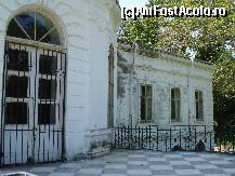 [P12] Palatul lui Alexandru Ghica - toate usile sunt incuiate » foto by Diaura*
 - 
<span class="allrVoted glyphicon glyphicon-heart hidden" id="av77174"></span>
<a class="m-l-10 hidden" id="sv77174" onclick="voting_Foto_DelVot(,77174,4638)" role="button">șterge vot <span class="glyphicon glyphicon-remove"></span></a>
<a id="v977174" class=" c-red"  onclick="voting_Foto_SetVot(77174)" role="button"><span class="glyphicon glyphicon-heart-empty"></span> <b>LIKE</b> = Votează poza</a> <img class="hidden"  id="f77174W9" src="/imagini/loader.gif" border="0" /><span class="AjErrMes hidden" id="e77174ErM"></span>