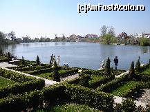 [P13] Grădina în stil florentin, aflată între palat şi lacul Mogoşoaia » foto by Costi
 - 
<span class="allrVoted glyphicon glyphicon-heart hidden" id="av44397"></span>
<a class="m-l-10 hidden" id="sv44397" onclick="voting_Foto_DelVot(,44397,4638)" role="button">șterge vot <span class="glyphicon glyphicon-remove"></span></a>
<a id="v944397" class=" c-red"  onclick="voting_Foto_SetVot(44397)" role="button"><span class="glyphicon glyphicon-heart-empty"></span> <b>LIKE</b> = Votează poza</a> <img class="hidden"  id="f44397W9" src="/imagini/loader.gif" border="0" /><span class="AjErrMes hidden" id="e44397ErM"></span>