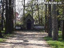 [P18] Capela ce adăposteşte mormintele familiei Bibescu » foto by Costi
 - 
<span class="allrVoted glyphicon glyphicon-heart hidden" id="av44402"></span>
<a class="m-l-10 hidden" id="sv44402" onclick="voting_Foto_DelVot(,44402,4638)" role="button">șterge vot <span class="glyphicon glyphicon-remove"></span></a>
<a id="v944402" class=" c-red"  onclick="voting_Foto_SetVot(44402)" role="button"><span class="glyphicon glyphicon-heart-empty"></span> <b>LIKE</b> = Votează poza</a> <img class="hidden"  id="f44402W9" src="/imagini/loader.gif" border="0" /><span class="AjErrMes hidden" id="e44402ErM"></span>