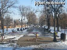 [P12] Parcul palatului e imens, aici e o alee pentru un scurt popas » foto by dorgo
 - 
<span class="allrVoted glyphicon glyphicon-heart hidden" id="av477188"></span>
<a class="m-l-10 hidden" id="sv477188" onclick="voting_Foto_DelVot(,477188,4638)" role="button">șterge vot <span class="glyphicon glyphicon-remove"></span></a>
<a id="v9477188" class=" c-red"  onclick="voting_Foto_SetVot(477188)" role="button"><span class="glyphicon glyphicon-heart-empty"></span> <b>LIKE</b> = Votează poza</a> <img class="hidden"  id="f477188W9" src="/imagini/loader.gif" border="0" /><span class="AjErrMes hidden" id="e477188ErM"></span>