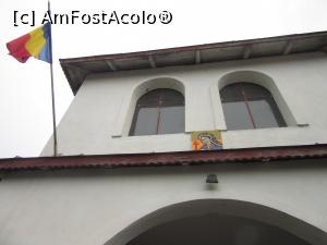 [P02] Intrarea în mănăstire pe sub clopotniţă » foto by Michi
 - 
<span class="allrVoted glyphicon glyphicon-heart hidden" id="av1365895"></span>
<a class="m-l-10 hidden" id="sv1365895" onclick="voting_Foto_DelVot(,1365895,4638)" role="button">șterge vot <span class="glyphicon glyphicon-remove"></span></a>
<a id="v91365895" class=" c-red"  onclick="voting_Foto_SetVot(1365895)" role="button"><span class="glyphicon glyphicon-heart-empty"></span> <b>LIKE</b> = Votează poza</a> <img class="hidden"  id="f1365895W9" src="/imagini/loader.gif" border="0" /><span class="AjErrMes hidden" id="e1365895ErM"></span>