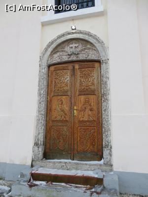 [P04] Ușă laterală cu ancadrament din marmură - Biserica din Clejani.  » foto by tata123 🔱
 - 
<span class="allrVoted glyphicon glyphicon-heart hidden" id="av855843"></span>
<a class="m-l-10 hidden" id="sv855843" onclick="voting_Foto_DelVot(,855843,4638)" role="button">șterge vot <span class="glyphicon glyphicon-remove"></span></a>
<a id="v9855843" class=" c-red"  onclick="voting_Foto_SetVot(855843)" role="button"><span class="glyphicon glyphicon-heart-empty"></span> <b>LIKE</b> = Votează poza</a> <img class="hidden"  id="f855843W9" src="/imagini/loader.gif" border="0" /><span class="AjErrMes hidden" id="e855843ErM"></span>