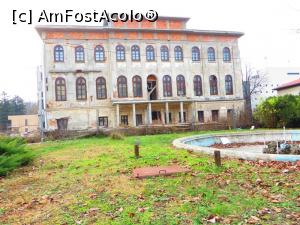 [P01] „Castelul” Oteteleșanu din orașul Măgurele, Ilfov.  » foto by tata123 🔱
 - 
<span class="allrVoted glyphicon glyphicon-heart hidden" id="av941240"></span>
<a class="m-l-10 hidden" id="sv941240" onclick="voting_Foto_DelVot(,941240,4638)" role="button">șterge vot <span class="glyphicon glyphicon-remove"></span></a>
<a id="v9941240" class=" c-red"  onclick="voting_Foto_SetVot(941240)" role="button"><span class="glyphicon glyphicon-heart-empty"></span> <b>LIKE</b> = Votează poza</a> <img class="hidden"  id="f941240W9" src="/imagini/loader.gif" border="0" /><span class="AjErrMes hidden" id="e941240ErM"></span>