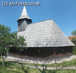 [P03] Biserica de lemn Muncelul Mare » foto by Daniela H
 - 
<span class="allrVoted glyphicon glyphicon-heart hidden" id="av1356394"></span>
<a class="m-l-10 hidden" id="sv1356394" onclick="voting_Foto_DelVot(,1356394,4656)" role="button">șterge vot <span class="glyphicon glyphicon-remove"></span></a>
<a id="v91356394" class=" c-red"  onclick="voting_Foto_SetVot(1356394)" role="button"><span class="glyphicon glyphicon-heart-empty"></span> <b>LIKE</b> = Votează poza</a> <img class="hidden"  id="f1356394W9" src="/imagini/loader.gif" border="0" /><span class="AjErrMes hidden" id="e1356394ErM"></span>