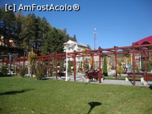 [P20] Parcul staţiunii Buşteni într-o frumoasă după-amiază de octombrie.  » foto by Floryn81
 - 
<span class="allrVoted glyphicon glyphicon-heart hidden" id="av919143"></span>
<a class="m-l-10 hidden" id="sv919143" onclick="voting_Foto_DelVot(,919143,4656)" role="button">șterge vot <span class="glyphicon glyphicon-remove"></span></a>
<a id="v9919143" class=" c-red"  onclick="voting_Foto_SetVot(919143)" role="button"><span class="glyphicon glyphicon-heart-empty"></span> <b>LIKE</b> = Votează poza</a> <img class="hidden"  id="f919143W9" src="/imagini/loader.gif" border="0" /><span class="AjErrMes hidden" id="e919143ErM"></span>