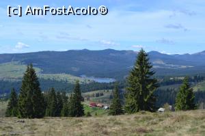 [P10] Peisaj văzut de pe Dealul Boții (în fundal lacul Fântânele și satul Dealul Boții)  » foto by AZE
 - 
<span class="allrVoted glyphicon glyphicon-heart hidden" id="av962796"></span>
<a class="m-l-10 hidden" id="sv962796" onclick="voting_Foto_DelVot(,962796,4656)" role="button">șterge vot <span class="glyphicon glyphicon-remove"></span></a>
<a id="v9962796" class=" c-red"  onclick="voting_Foto_SetVot(962796)" role="button"><span class="glyphicon glyphicon-heart-empty"></span> <b>LIKE</b> = Votează poza</a> <img class="hidden"  id="f962796W9" src="/imagini/loader.gif" border="0" /><span class="AjErrMes hidden" id="e962796ErM"></span>