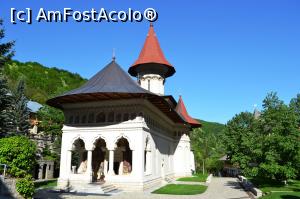 [P28] Biserica de la mânăstirea de la Râmeț » foto by AZE
 - 
<span class="allrVoted glyphicon glyphicon-heart hidden" id="av962825"></span>
<a class="m-l-10 hidden" id="sv962825" onclick="voting_Foto_DelVot(,962825,4656)" role="button">șterge vot <span class="glyphicon glyphicon-remove"></span></a>
<a id="v9962825" class=" c-red"  onclick="voting_Foto_SetVot(962825)" role="button"><span class="glyphicon glyphicon-heart-empty"></span> <b>LIKE</b> = Votează poza</a> <img class="hidden"  id="f962825W9" src="/imagini/loader.gif" border="0" /><span class="AjErrMes hidden" id="e962825ErM"></span>