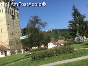 [P49] Pe langa biserica sus pe deal se vede cetatea » foto by mishu
 - 
<span class="allrVoted glyphicon glyphicon-heart hidden" id="av889967"></span>
<a class="m-l-10 hidden" id="sv889967" onclick="voting_Foto_DelVot(,889967,4656)" role="button">șterge vot <span class="glyphicon glyphicon-remove"></span></a>
<a id="v9889967" class=" c-red"  onclick="voting_Foto_SetVot(889967)" role="button"><span class="glyphicon glyphicon-heart-empty"></span> <b>LIKE</b> = Votează poza</a> <img class="hidden"  id="f889967W9" src="/imagini/loader.gif" border="0" /><span class="AjErrMes hidden" id="e889967ErM"></span>