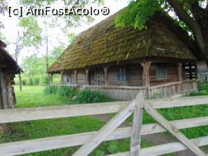 [P49] O alta casa, din foarte multe pe care le-am intalnit in Breb, veche de o suta de ani, foarte bine pastrata . » foto by liviu49
 - 
<span class="allrVoted glyphicon glyphicon-heart hidden" id="av1305067"></span>
<a class="m-l-10 hidden" id="sv1305067" onclick="voting_Foto_DelVot(,1305067,4656)" role="button">șterge vot <span class="glyphicon glyphicon-remove"></span></a>
<a id="v91305067" class=" c-red"  onclick="voting_Foto_SetVot(1305067)" role="button"><span class="glyphicon glyphicon-heart-empty"></span> <b>LIKE</b> = Votează poza</a> <img class="hidden"  id="f1305067W9" src="/imagini/loader.gif" border="0" /><span class="AjErrMes hidden" id="e1305067ErM"></span>