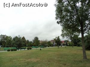 [P35] Tg. Jiu - Parcul Coloana Fara Sfarsit. Frumos, ingrijit si curat.  » foto by vega06
 - 
<span class="allrVoted glyphicon glyphicon-heart hidden" id="av726244"></span>
<a class="m-l-10 hidden" id="sv726244" onclick="voting_Foto_DelVot(,726244,4656)" role="button">șterge vot <span class="glyphicon glyphicon-remove"></span></a>
<a id="v9726244" class=" c-red"  onclick="voting_Foto_SetVot(726244)" role="button"><span class="glyphicon glyphicon-heart-empty"></span> <b>LIKE</b> = Votează poza</a> <img class="hidden"  id="f726244W9" src="/imagini/loader.gif" border="0" /><span class="AjErrMes hidden" id="e726244ErM"></span>