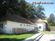 [P07] Suntem in luna aprilie, e inca extrasezon, dar langa bazinul de la baile Szeike, functioneaza un stationar cu 6 cabine cu apa minerala incalzita. » foto by dorgo
 - 
<span class="allrVoted glyphicon glyphicon-heart hidden" id="av281510"></span>
<a class="m-l-10 hidden" id="sv281510" onclick="voting_Foto_DelVot(,281510,4656)" role="button">șterge vot <span class="glyphicon glyphicon-remove"></span></a>
<a id="v9281510" class=" c-red"  onclick="voting_Foto_SetVot(281510)" role="button"><span class="glyphicon glyphicon-heart-empty"></span> <b>LIKE</b> = Votează poza</a> <img class="hidden"  id="f281510W9" src="/imagini/loader.gif" border="0" /><span class="AjErrMes hidden" id="e281510ErM"></span>