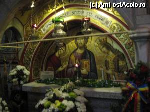 [P12] Mormântul lui Stefan cel Mare la Putna » foto by Michi
 - 
<span class="allrVoted glyphicon glyphicon-heart hidden" id="av530236"></span>
<a class="m-l-10 hidden" id="sv530236" onclick="voting_Foto_DelVot(,530236,4656)" role="button">șterge vot <span class="glyphicon glyphicon-remove"></span></a>
<a id="v9530236" class=" c-red"  onclick="voting_Foto_SetVot(530236)" role="button"><span class="glyphicon glyphicon-heart-empty"></span> <b>LIKE</b> = Votează poza</a> <img class="hidden"  id="f530236W9" src="/imagini/loader.gif" border="0" /><span class="AjErrMes hidden" id="e530236ErM"></span>