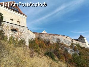 [P04] Cetatea Râșnov » foto by anamaria_2010
 - 
<span class="allrVoted glyphicon glyphicon-heart hidden" id="av1083731"></span>
<a class="m-l-10 hidden" id="sv1083731" onclick="voting_Foto_DelVot(,1083731,4656)" role="button">șterge vot <span class="glyphicon glyphicon-remove"></span></a>
<a id="v91083731" class=" c-red"  onclick="voting_Foto_SetVot(1083731)" role="button"><span class="glyphicon glyphicon-heart-empty"></span> <b>LIKE</b> = Votează poza</a> <img class="hidden"  id="f1083731W9" src="/imagini/loader.gif" border="0" /><span class="AjErrMes hidden" id="e1083731ErM"></span>