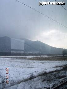 [P01] În zare, Munţii Parângului văzuţi din tren » foto by abbilbal*
 - 
<span class="allrVoted glyphicon glyphicon-heart hidden" id="av177168"></span>
<a class="m-l-10 hidden" id="sv177168" onclick="voting_Foto_DelVot(,177168,4656)" role="button">șterge vot <span class="glyphicon glyphicon-remove"></span></a>
<a id="v9177168" class=" c-red"  onclick="voting_Foto_SetVot(177168)" role="button"><span class="glyphicon glyphicon-heart-empty"></span> <b>LIKE</b> = Votează poza</a> <img class="hidden"  id="f177168W9" src="/imagini/loader.gif" border="0" /><span class="AjErrMes hidden" id="e177168ErM"></span>