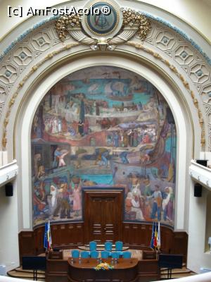 [P18] „Istoria negoțului românesc” - picture de Cecilia Cuțescu Storck (Aula ASE București).  » foto by tata123 🔱
 - 
<span class="allrVoted glyphicon glyphicon-heart hidden" id="av811834"></span>
<a class="m-l-10 hidden" id="sv811834" onclick="voting_Foto_DelVot(,811834,4656)" role="button">șterge vot <span class="glyphicon glyphicon-remove"></span></a>
<a id="v9811834" class=" c-red"  onclick="voting_Foto_SetVot(811834)" role="button"><span class="glyphicon glyphicon-heart-empty"></span> <b>LIKE</b> = Votează poza</a> <img class="hidden"  id="f811834W9" src="/imagini/loader.gif" border="0" /><span class="AjErrMes hidden" id="e811834ErM"></span>