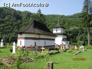 [P05] Bisericuța și Mânăstirea » foto by puiutea
 - 
<span class="allrVoted glyphicon glyphicon-heart hidden" id="av1243161"></span>
<a class="m-l-10 hidden" id="sv1243161" onclick="voting_Foto_DelVot(,1243161,4666)" role="button">șterge vot <span class="glyphicon glyphicon-remove"></span></a>
<a id="v91243161" class=" c-red"  onclick="voting_Foto_SetVot(1243161)" role="button"><span class="glyphicon glyphicon-heart-empty"></span> <b>LIKE</b> = Votează poza</a> <img class="hidden"  id="f1243161W9" src="/imagini/loader.gif" border="0" /><span class="AjErrMes hidden" id="e1243161ErM"></span>