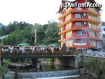 [P14] Hotel Stogu si terasa peste rau » foto by a_raluk
 - 
<span class="allrVoted glyphicon glyphicon-heart hidden" id="av179624"></span>
<a class="m-l-10 hidden" id="sv179624" onclick="voting_Foto_DelVot(,179624,4666)" role="button">șterge vot <span class="glyphicon glyphicon-remove"></span></a>
<a id="v9179624" class=" c-red"  onclick="voting_Foto_SetVot(179624)" role="button"><span class="glyphicon glyphicon-heart-empty"></span> <b>LIKE</b> = Votează poza</a> <img class="hidden"  id="f179624W9" src="/imagini/loader.gif" border="0" /><span class="AjErrMes hidden" id="e179624ErM"></span>