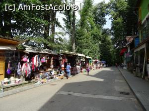 [P26] Bazarul pe care îl întâlnim în drum spre Aleea Izvoarelor - Băile Olănești.  » foto by tata123 🔱
 - 
<span class="allrVoted glyphicon glyphicon-heart hidden" id="av983516"></span>
<a class="m-l-10 hidden" id="sv983516" onclick="voting_Foto_DelVot(,983516,4666)" role="button">șterge vot <span class="glyphicon glyphicon-remove"></span></a>
<a id="v9983516" class=" c-red"  onclick="voting_Foto_SetVot(983516)" role="button"><span class="glyphicon glyphicon-heart-empty"></span> <b>LIKE</b> = Votează poza</a> <img class="hidden"  id="f983516W9" src="/imagini/loader.gif" border="0" /><span class="AjErrMes hidden" id="e983516ErM"></span>